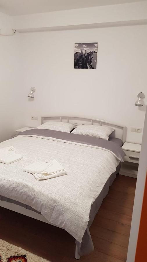 2 Budiu Apartment *